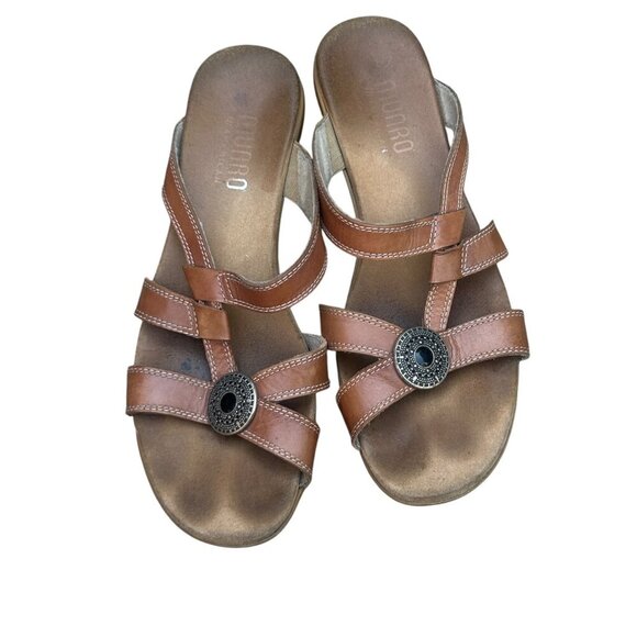 Munro American Tan Leather Slip on Mule Sandals With Medallion Size 7 - Picture 1 of 12